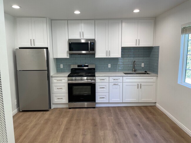 Brand new kitchen - 410 Rose Ave