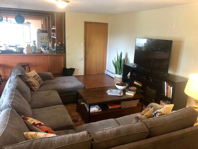Foto del edificio - 3 Bed 2 Bath In The Pine Brook Hills Estate
