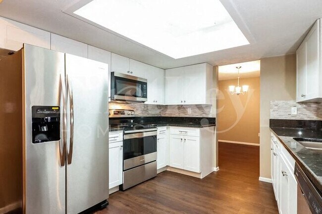 Building Photo - 2268 Riverside Dr N