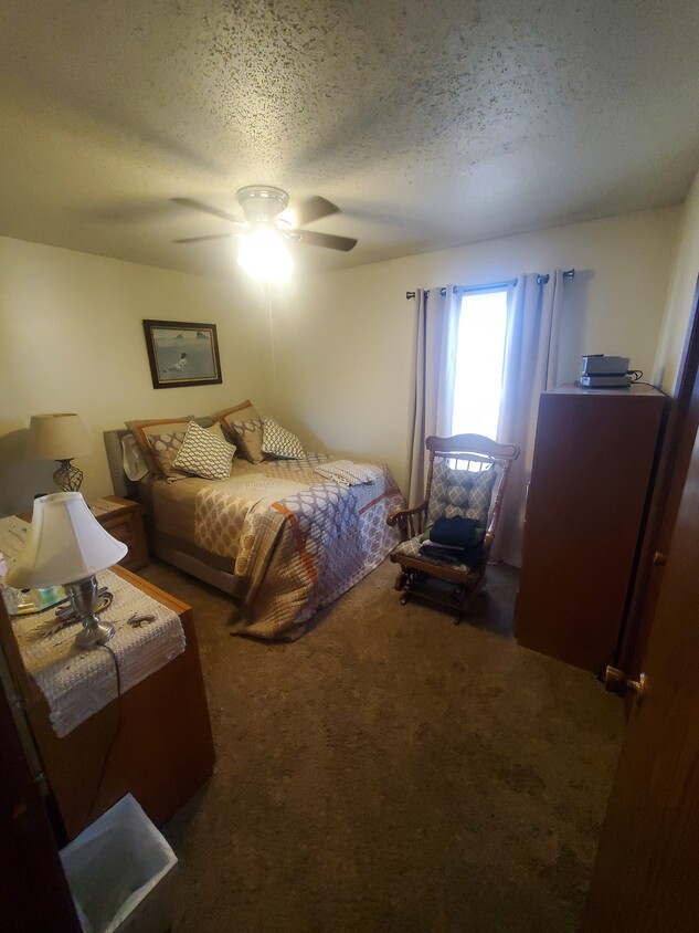 Bedroom - 216 Mamie Eisenhower Ave