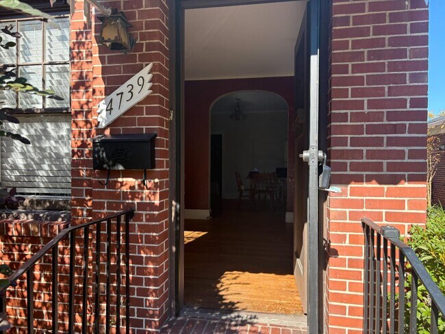 Foto del edificio - 4739 Astral St