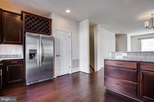 Building Photo - 7363 Riding Meadow Way
