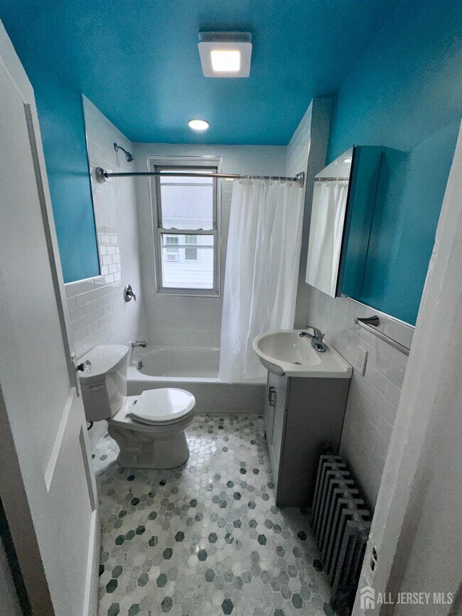 Building Photo - 6 Field Rd