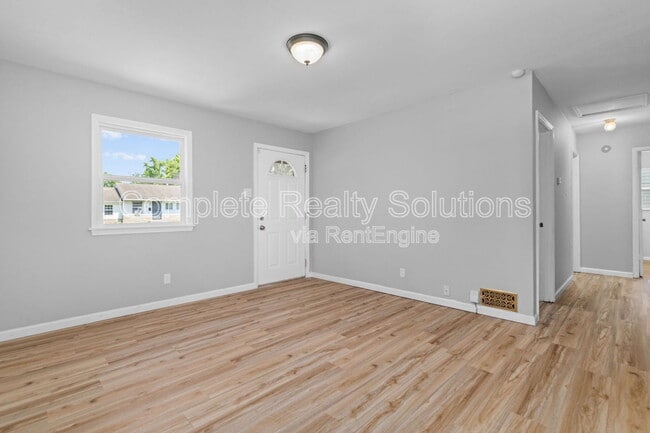 Building Photo - 10423 Balmoral Dr