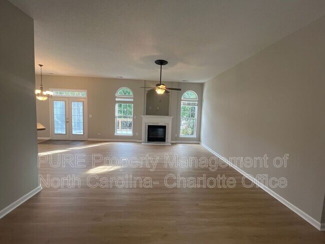 Building Photo - 5895 Brookstone Dr NW