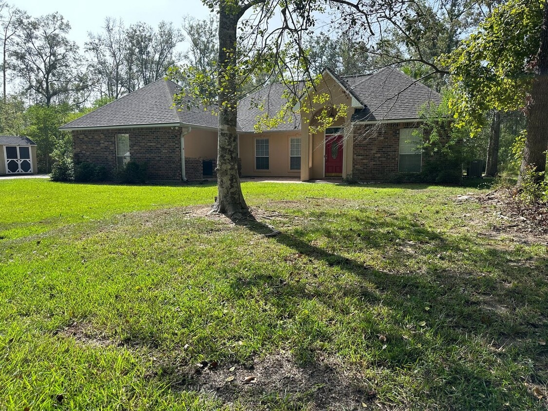 30590 Hungarian Presbyterian Church Rd, Hammond, LA 70403 House