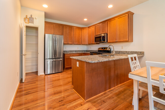 2 BR Cypress Kitchen - Heritage Greene