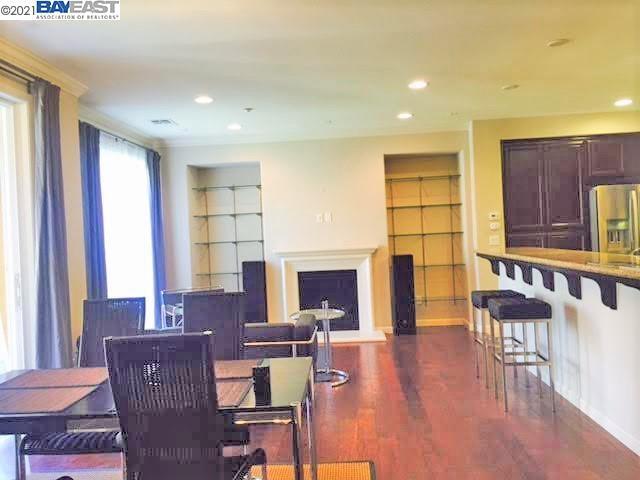 Building Photo - 4831 Perugia St
