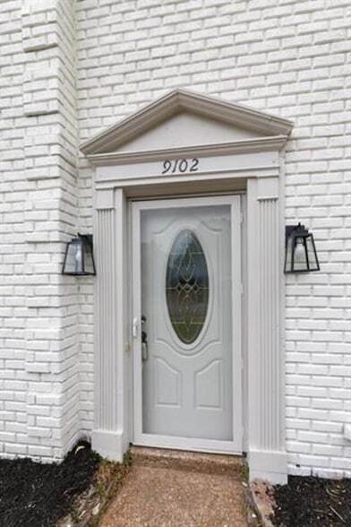 Foto del edificio - 9102 Valkrie Ln