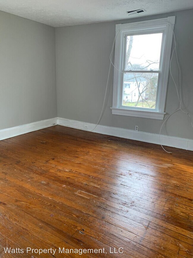 Building Photo - 3 br, 2 bath House - 205 Hood St