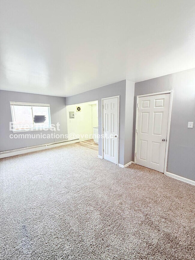 Foto del edificio - 18711 Schoolcraft Rd