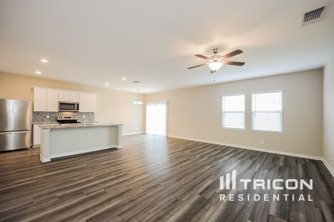 Building Photo - 14613 Maple Terrace San Antonio TX
