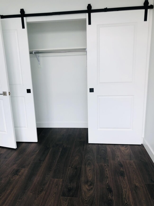 Photo du bâtiment - 50-650 Grand Ave S