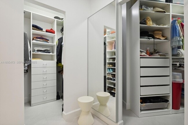 Building Photo - 1111 Crandon Blvd