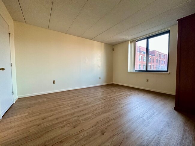 Foto del edificio - 85 Brainerd Rd