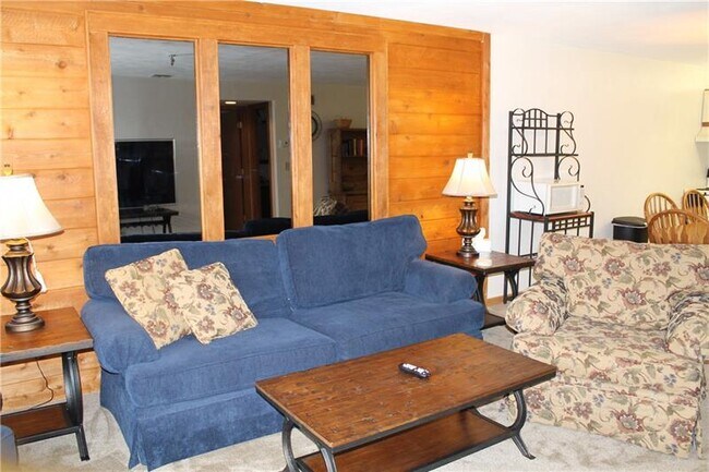 Building Photo - C34AB Stoneridge Dr