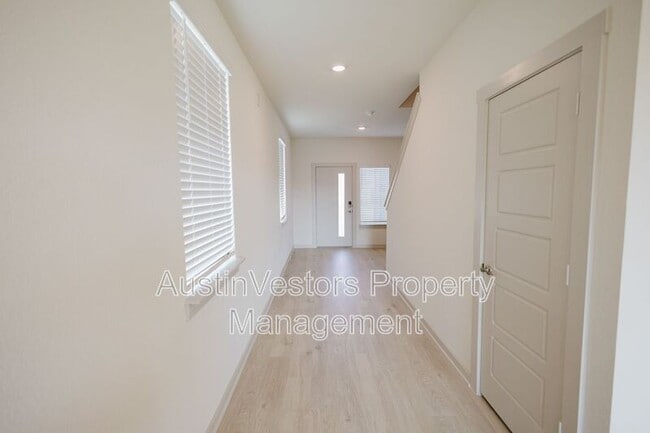 Building Photo - 413 Millbrook Blvd