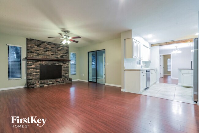 Building Photo - 8340 Brandeis Cir W
