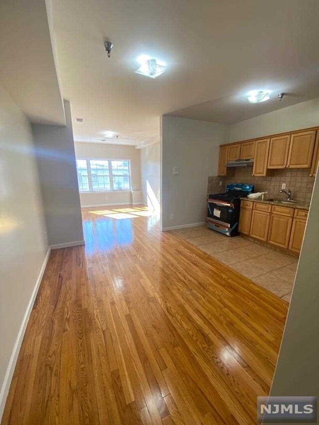 Foto del edificio - 339-345 Morris Ave