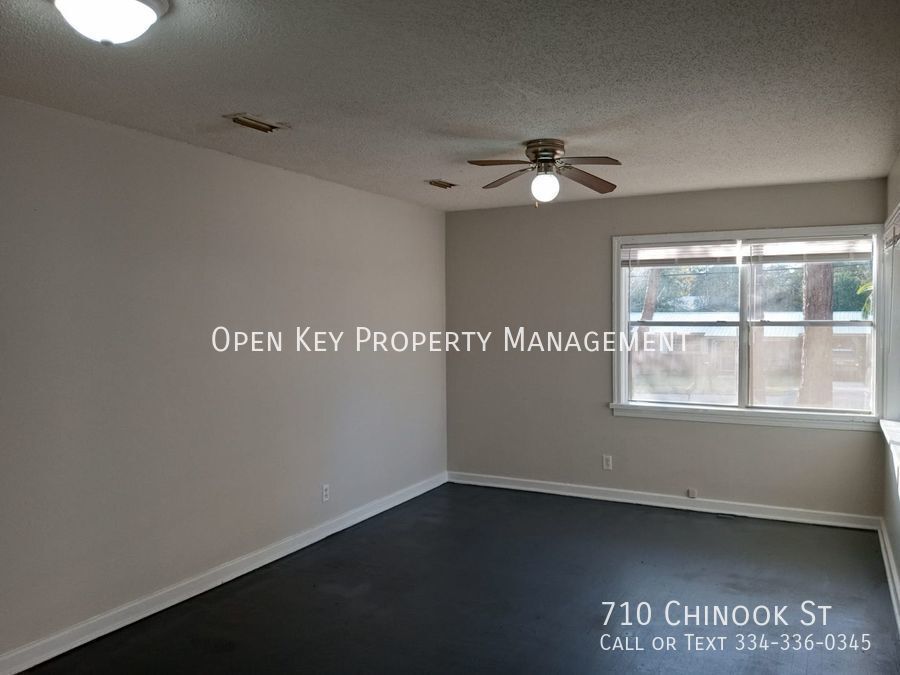 Primary Photo - 710 Chinook St