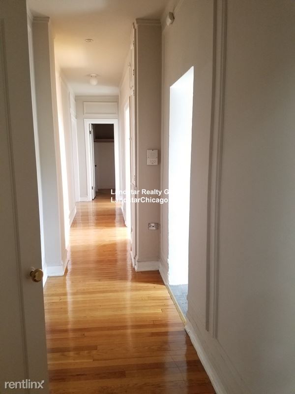 Building Photo - 1 br, 1 bath Apartment - 1367 W Estes Ave