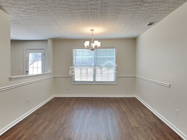 Building Photo - 466 Kirkland Dr