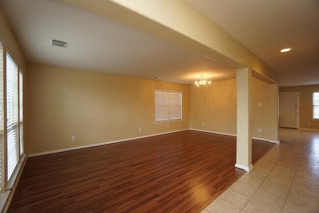 Foto del edificio - 21503 Mt McKinley Way