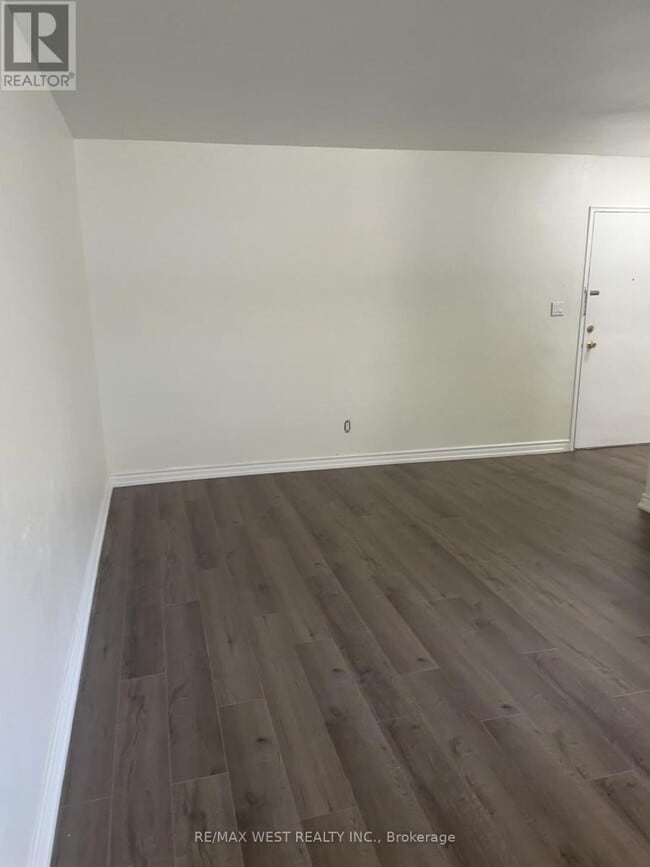Building Photo - 2365 Marine Dr