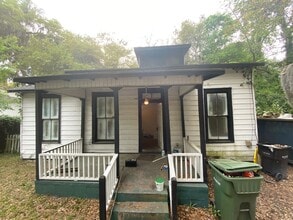 Building Photo - 5411 Jasmine Ave