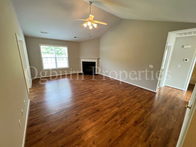 Building Photo - 3337 Stavanger Ct-3BR/2BA-Eagle Ridge HOME...