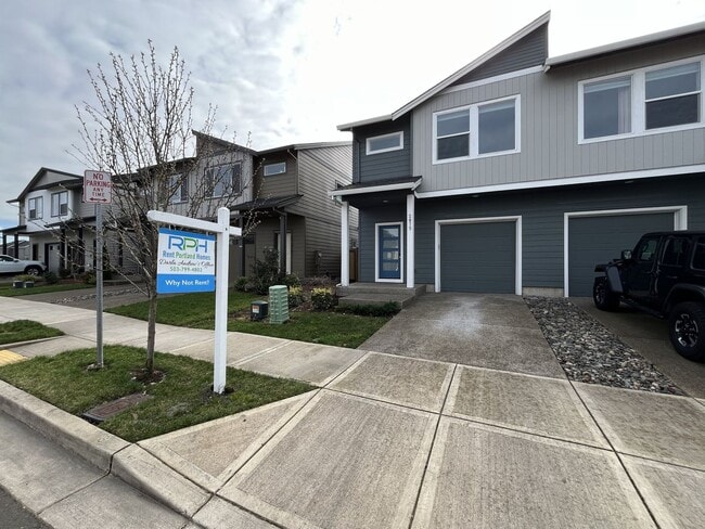 Building Photo - Modern 2022-Built 3-Bedroom Home with Open Layout, Entertainer’s Kitchen. Near Parks & Playgrounds