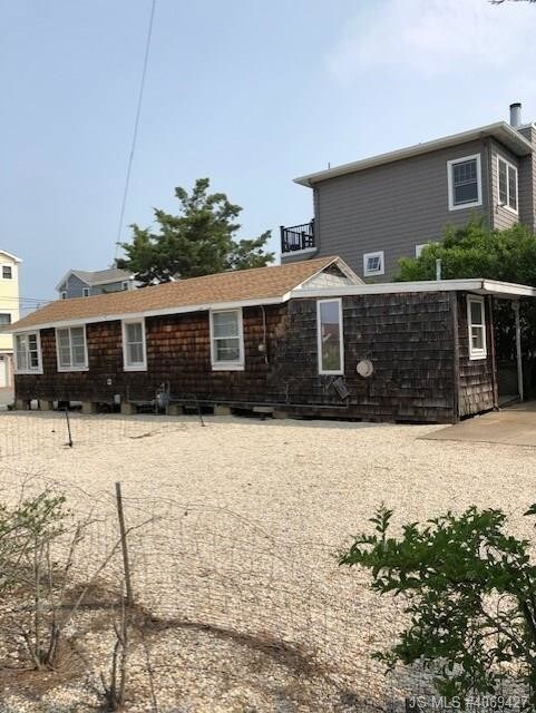 Building Photo - 1820 Bay Terrace