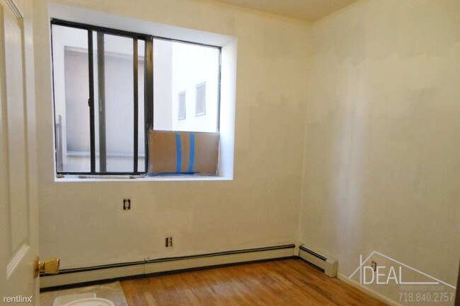 Foto del edificio - 275 Willoughby Ave