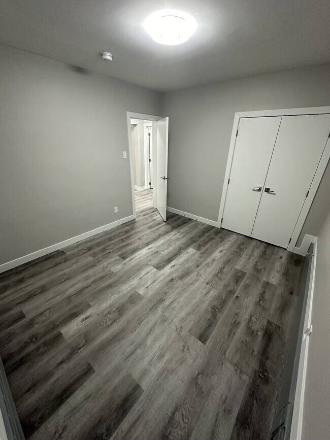 Photo du bâtiment - 11110-68 68 Ave NW