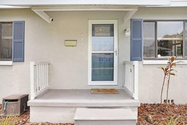 Building Photo - 4415 W Bay Villa Ave