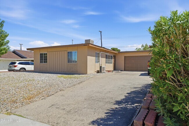 Building Photo - 38860 Deer Run Rd