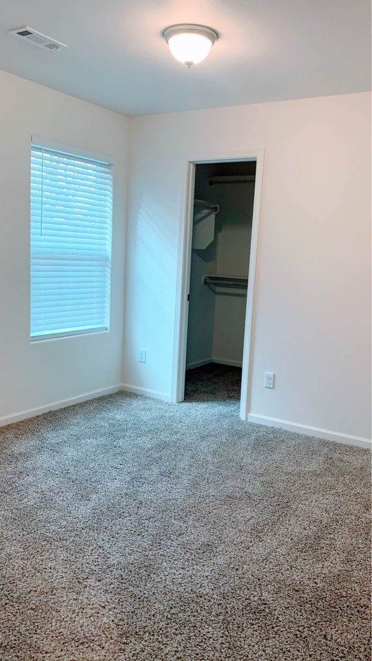 Foto del edificio - 737 N Oak St
