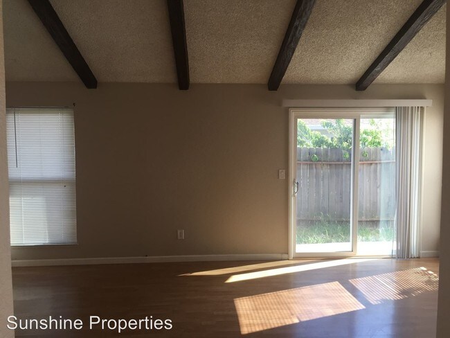 Building Photo - 133 Murphys Ct
