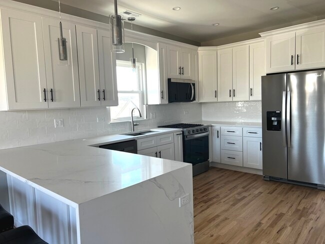 Building Photo - 7539 W 61st St