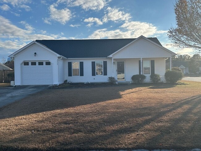 Building Photo - Desirable 3 Bedroom Home