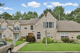 Building Photo - 2813 Falcon Ct