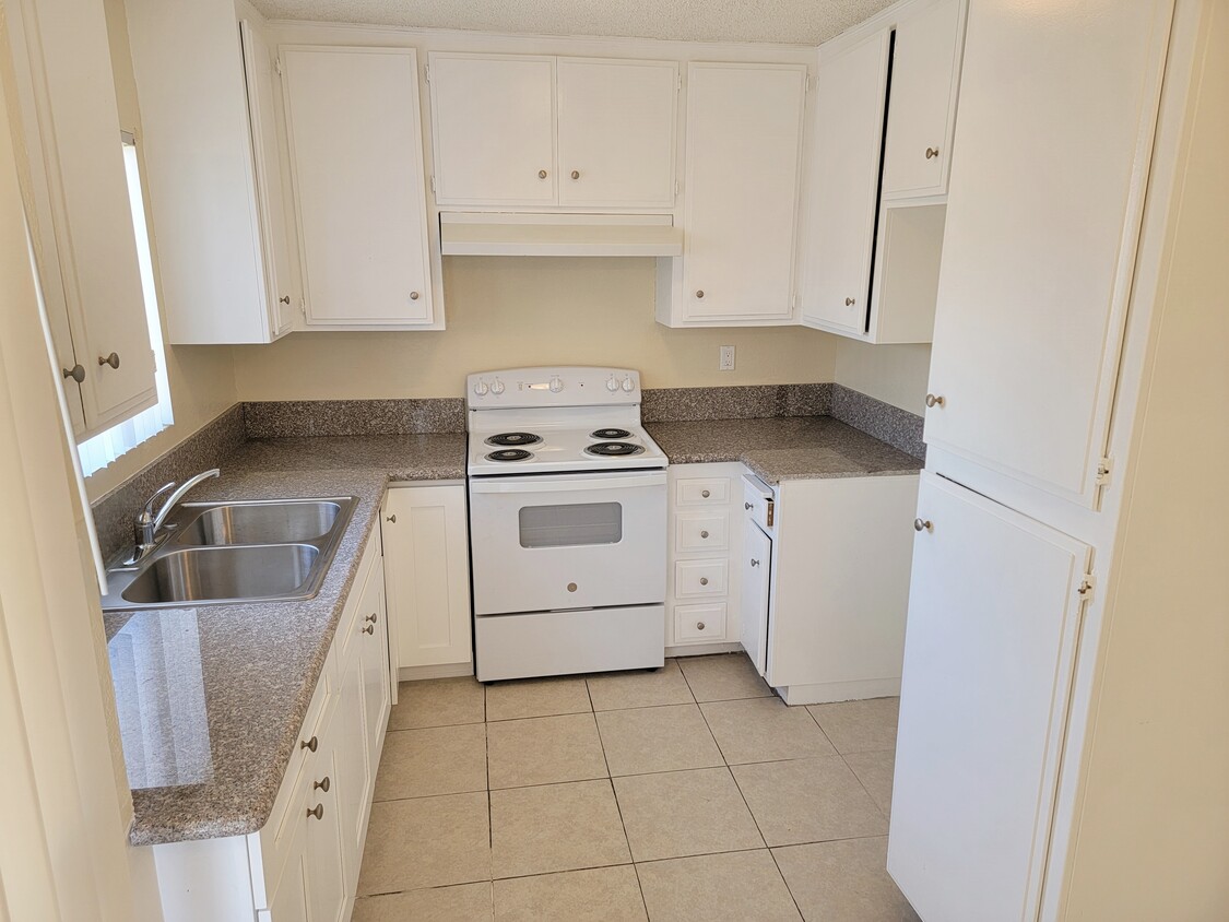 Foto principal - 527 Howard Ave