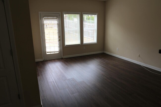 Foto del edificio - 2245 Copper Trail Ln NE