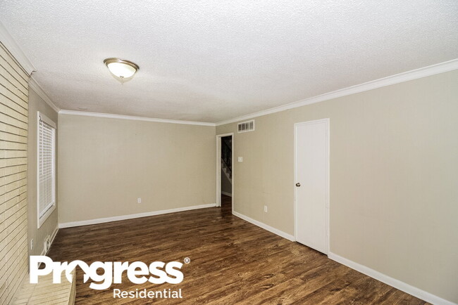 Building Photo - 2899 Dodge Dr