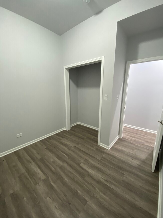 Foto del edificio - 2899 S Archer Ave