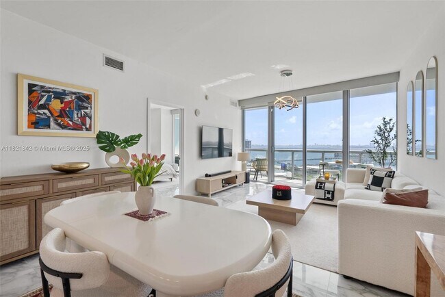 Building Photo - 888 Biscayne Blvd