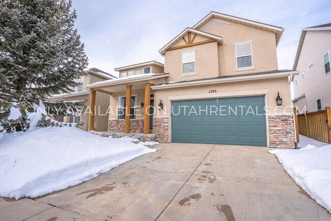 Building Photo - 1743 Lone Oak Dr