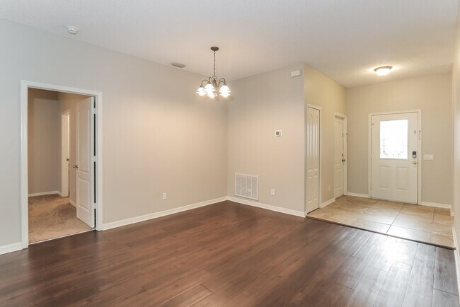 Building Photo - 921 Grand Canyon Dr