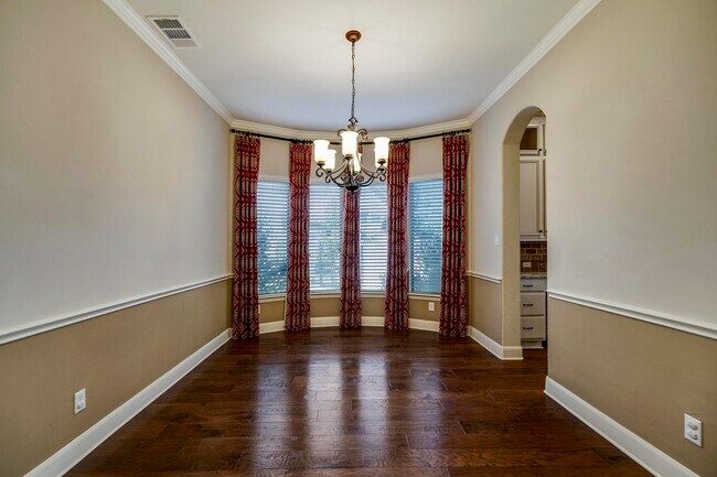 Building Photo - 104 Woods Crossing