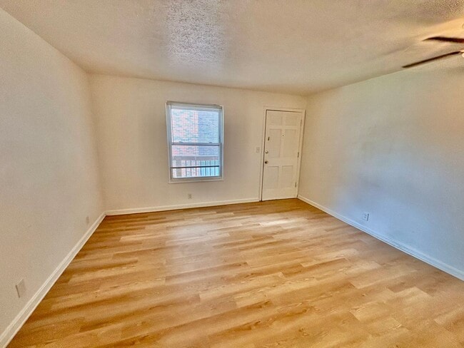Photo - 1221 S 3rd Street Unit 10 - Old Louisville 1 Bedroom Apartment